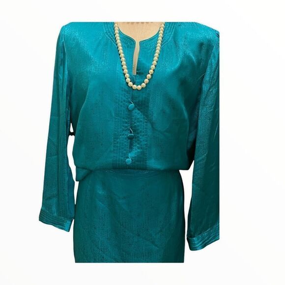 Timeless Elegance: Vintage 100% Silk Skirt Set - Picture 4 of 4